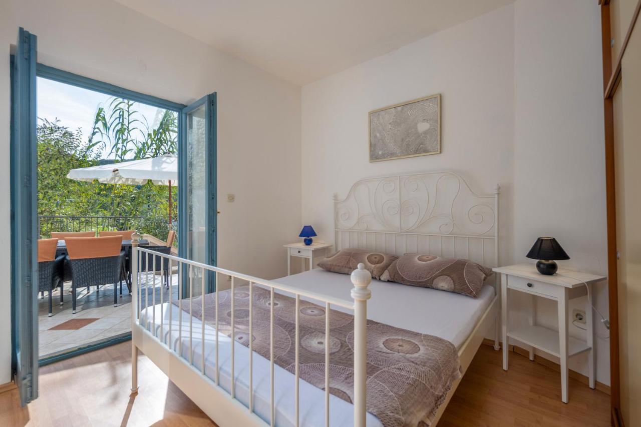 Apartment Sandra Supetarska Draga Exterior photo